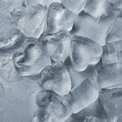 fabricacion de hielo con forma de corazón
